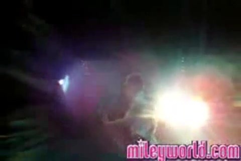 mileyWorld - Miley singing with Nick [Live] (386) - MileyWorld - Miley singing with Nick Jonas live - Captures 1
