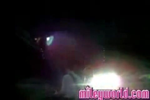 mileyWorld - Miley singing with Nick [Live] (407) - MileyWorld - Miley singing with Nick Jonas live - Captures 1