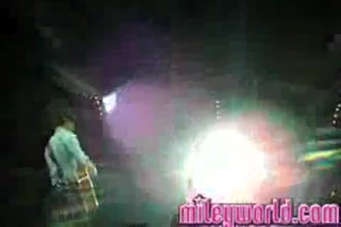 mileyWorld - Miley singing with Nick [Live] (1331)