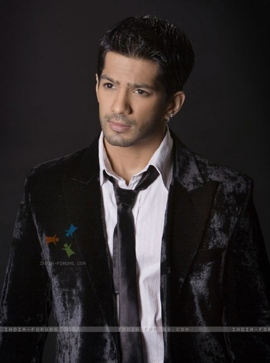 101635-amit-tandon - amit tandon