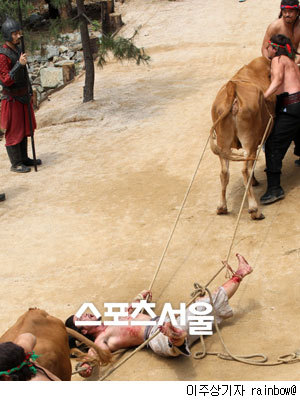100722_4c47ab1cd2974 - poze din kim suro