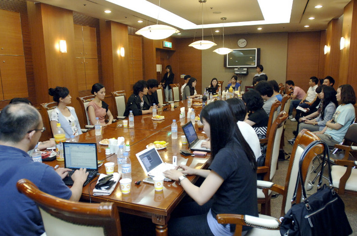201006251655541 - poze din kim suro