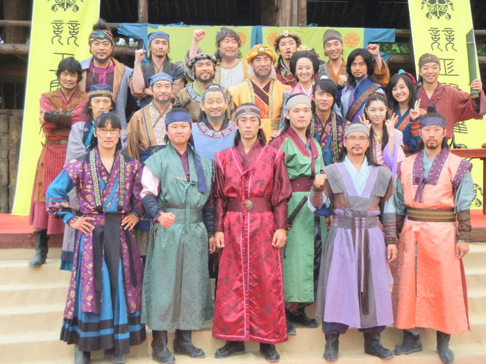 54706507201006272009411235546774142_000 - poze din kim suro