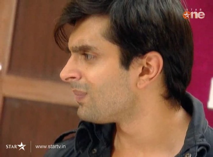 uYKZ0 - DILL MILL GAYYE KaSh As ArSh Jail Scene Kapz