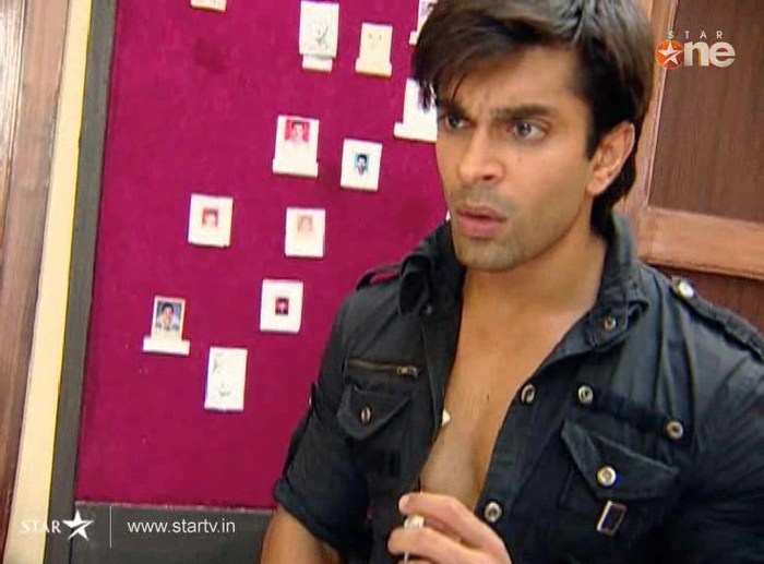 V2IPb - DILL MILL GAYYE KaSh As ArSh Jail Scene Kapz