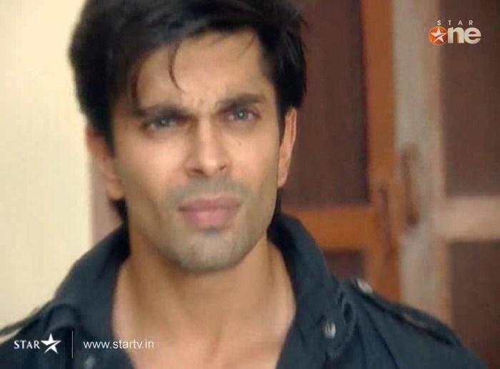 8shn4 - DILL MILL GAYYE KaSh As ArSh Jail Scene Kapz