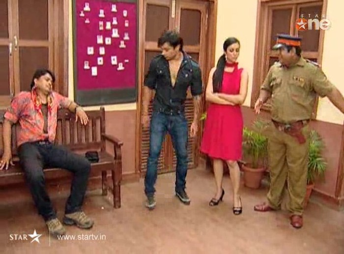 hDc1a - DILL MILL GAYYE KaSh As ArSh Jail Scene Kapz