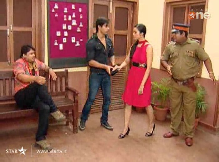 vlXhZ - DILL MILL GAYYE KaSh As ArSh Jail Scene Kapz