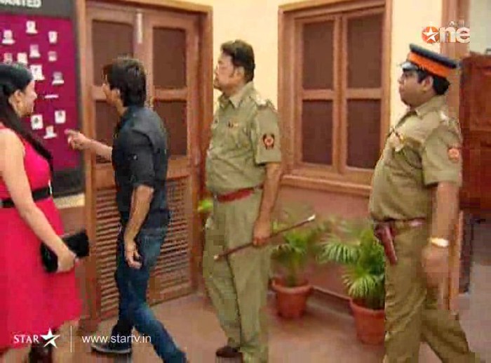 0JPWr - DILL MILL GAYYE KaSh As ArSh Jail Scene Kapz