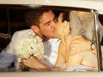 images (5) - Stephany Brito