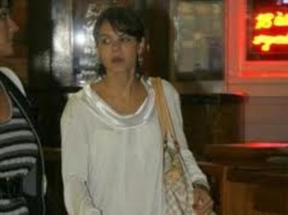 images (12) - Stephany Brito
