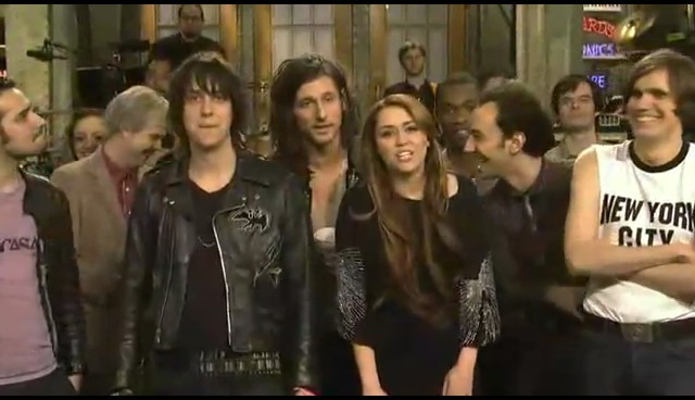 bscap0008 - Miley With The Strokes on SNL