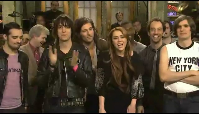 bscap0011 - Miley With The Strokes on SNL