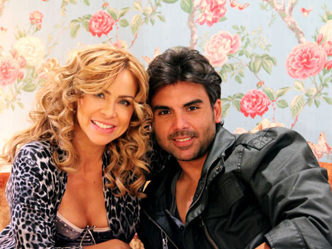 que_pasa_detras_de_aurora_1_129417322401___484x363 - aylin mujica si prietenii ei