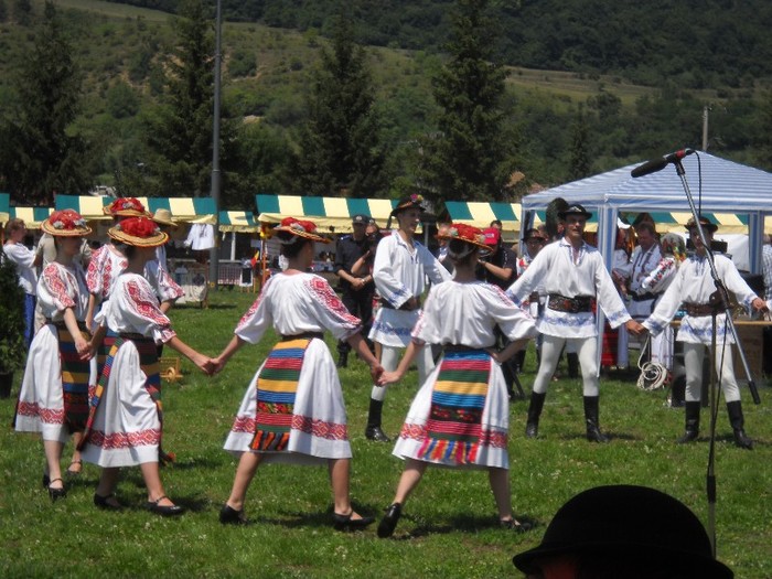 SI TE-NVARTE SI TE SUCI.... - EXPOZITIE CU VANZARE DE PRODUSE ECOLOGICE DE LA CLUJ