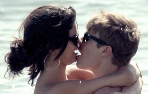 tyruyjkyfm - Justin Bieber and Selena Gomez in Hawaii