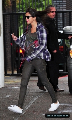 normal_006 - Selena Gomez at ITV Studios in London