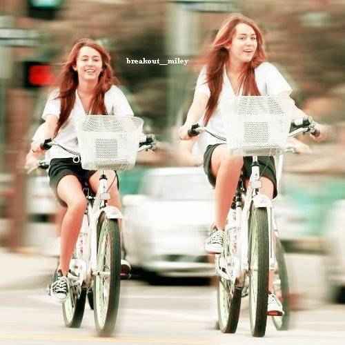 mileycluburi - CLUB POZE MILEY CYRUS - miley cyrus