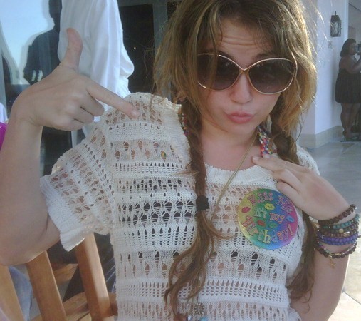 10284172_LHMKJQTZI - Poze rare Miley Cyrus - miley cyrus