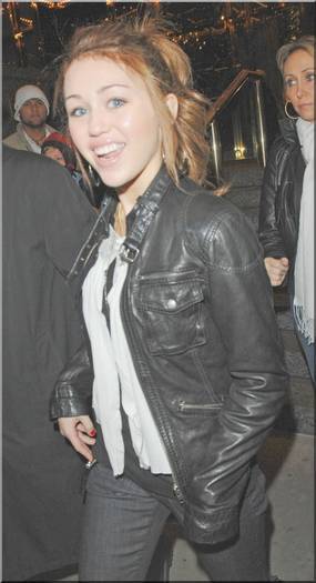 me - Poze noi cu miley cyrus - miley cyrus