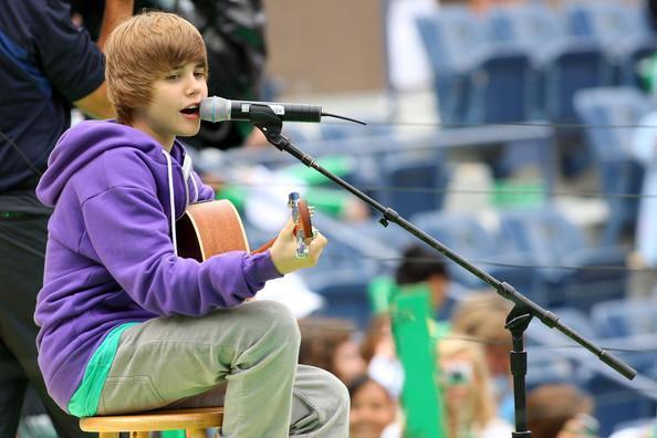 Justin_Bieber_1267178395_0[1]