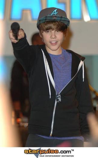 Justin-Bieber-1276265,852478,6
