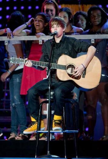 Justin-Bieber-1276265,854277,6 - Justin Bieber