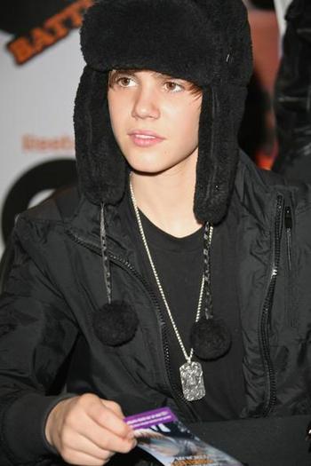 Justin-Bieber-1276265,854281,6 - Justin Bieber