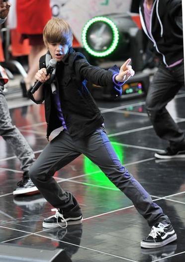 Justin-Bieber-1276265,855724,6 - Justin Bieber