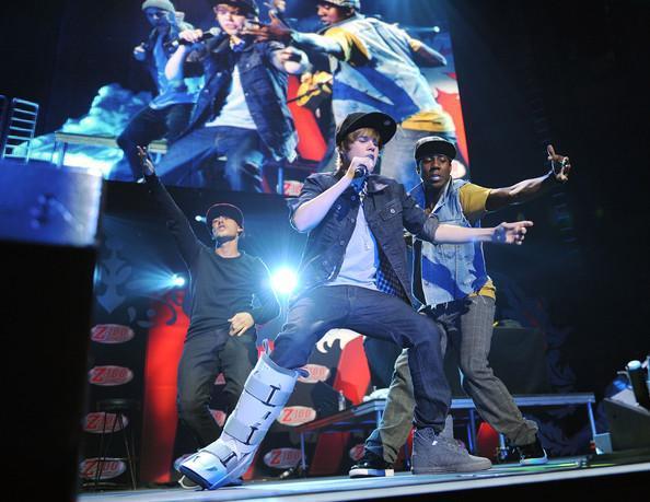 Justin-Bieber-1276265,862684,23 - Justin Bieber