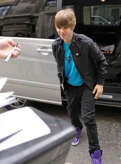 Justin-Bieber-1276265,942735,29 - Justin Bieber