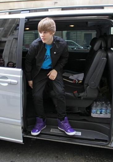 Justin-Bieber-1276265,942736,29 - Justin Bieber