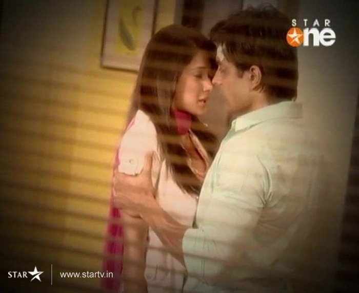 38786543_TEBTQGHRB - xxArmaan si Ridhima-Karan Singh Grover si Jennifer Wingetxx