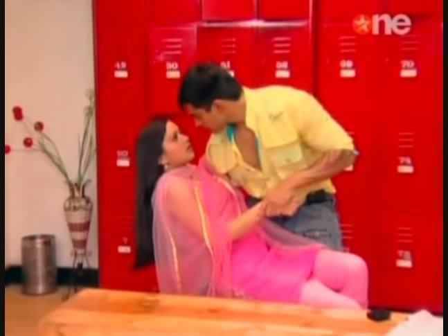 38786509_LZWQXHEJX - xxArmaan si Ridhima-Karan Singh Grover si Sukirti Kandpalxx