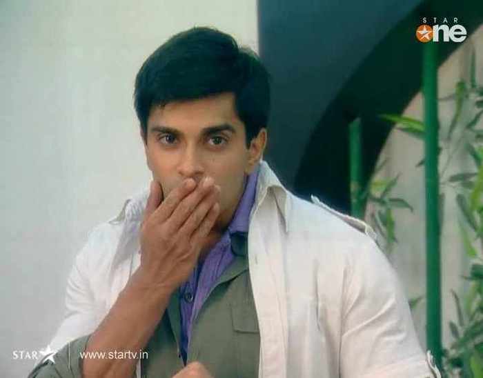 228245_177993895583957_100001200448010_357920_3726212_n - xxKaran Singh Grover-Armaanxx