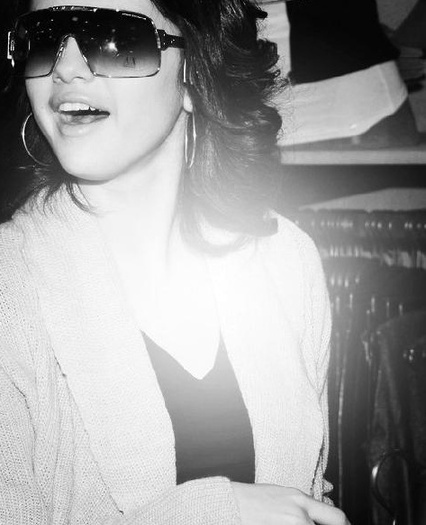 wht wht - selena gomez