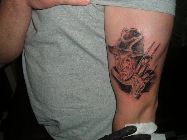 18831_107983752547124_100000065005200_207941_6053863_n - Tattoos