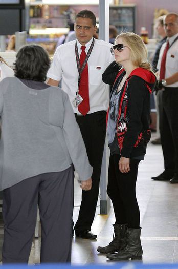 normal_011 - July 04 - Nice Airport France - Paparazzi photos