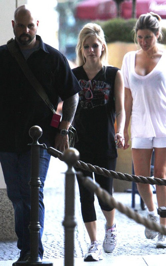 01~33 - July 06 - Leaving Ritz Carlton Hotel Berlin - Germany