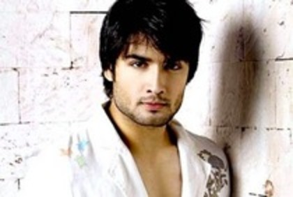 40965378_ZYWMLMEVB - Vivian Dsena