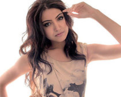 40821234_JPXKXNCXF - Anushka Sharma