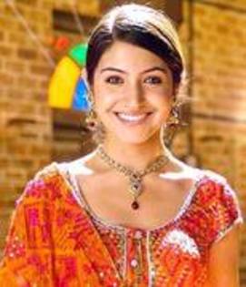 21332345_HHPELDZEA - Anushka Sharma