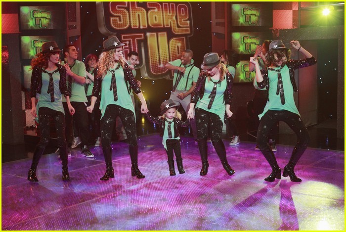 charlie-shake-it-up-03