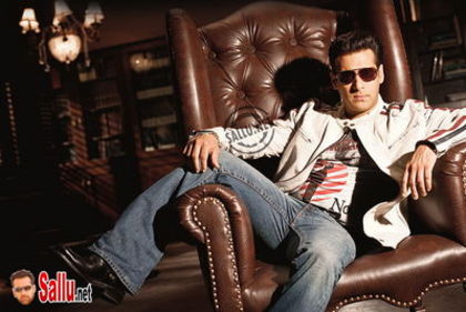 SALMAN24 - SALMAN KHAN POZE NOIIIII