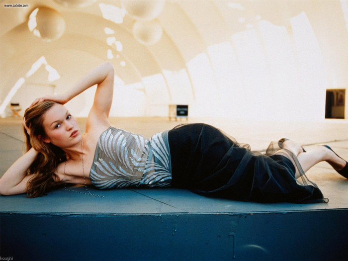 3 - Julia Stiles