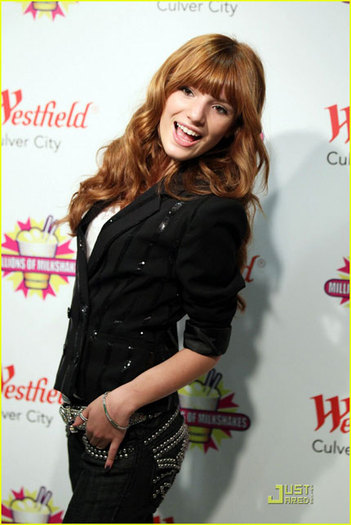 bella-thorne_011