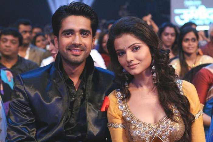 25245021347972869232010 - Dev si Radhika