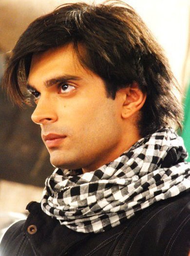 198461_195572810473289_100000617138974_546392_8272388_n - Karan Singh Grover