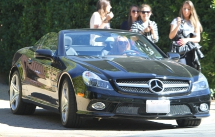 normal_005 - Driving Her Moms Car In Toluca Lake