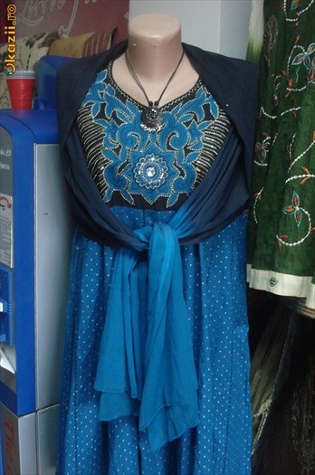 242208951-4898378-700_700